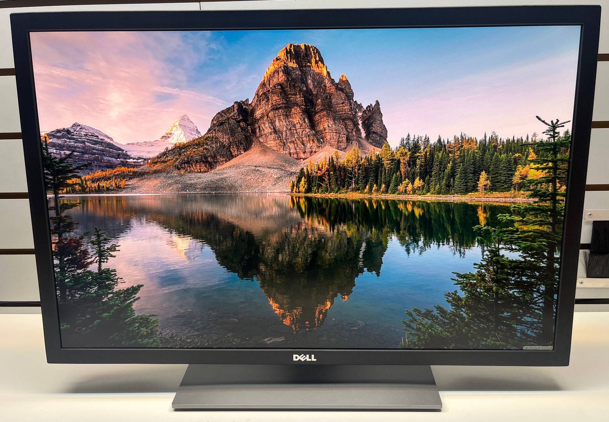 Dell UP3017 Monitor | Black | 30" WQXGA 2560 x 1600 | HDMI & DisplayPort