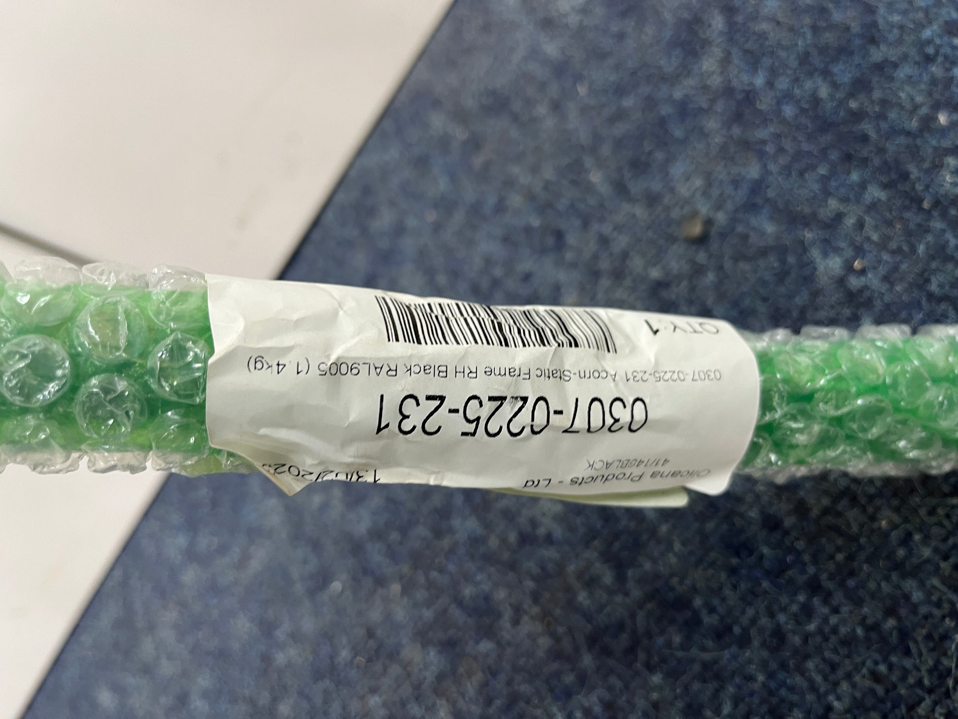 3x Orangebox Acorn Stacking Chairs & FloWorks Jack Coffee Table Set