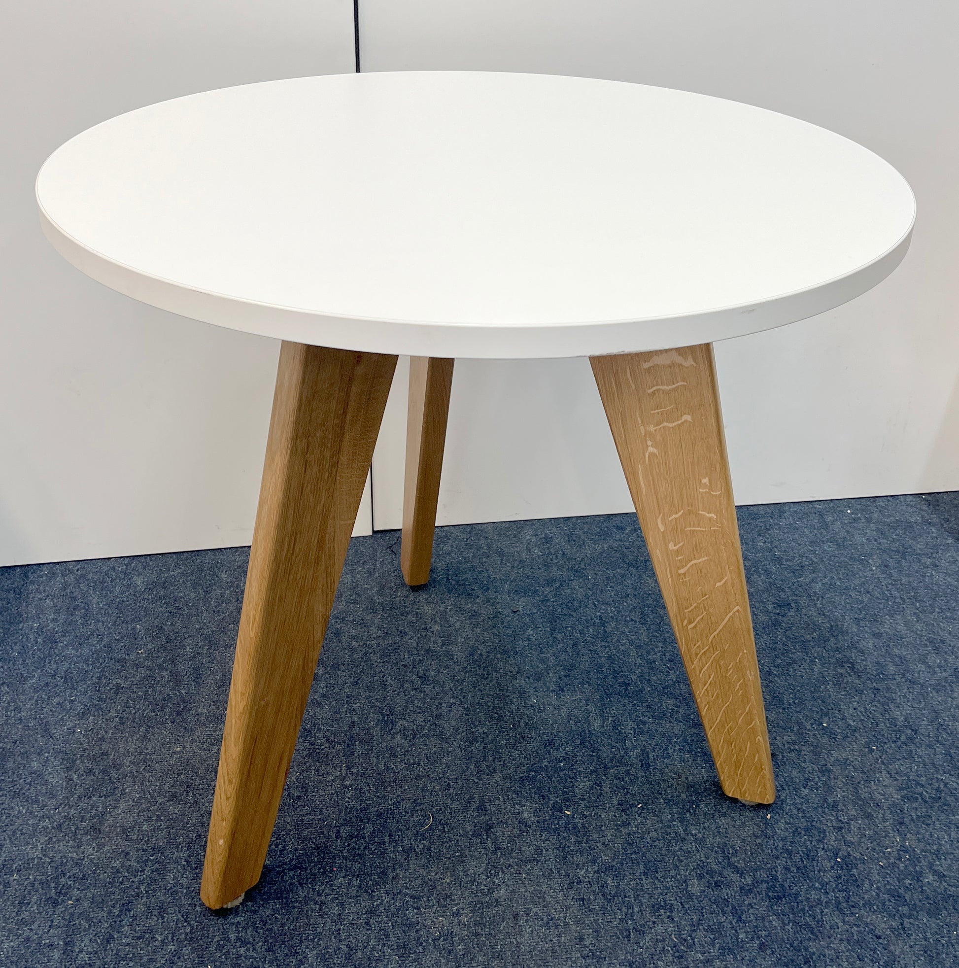 3x Orangebox Acorn Stacking Chairs & FloWorks Jack Coffee Table Set