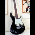 Yamaha Pacifica 112V (2010 Model) in Gloss Black / Package