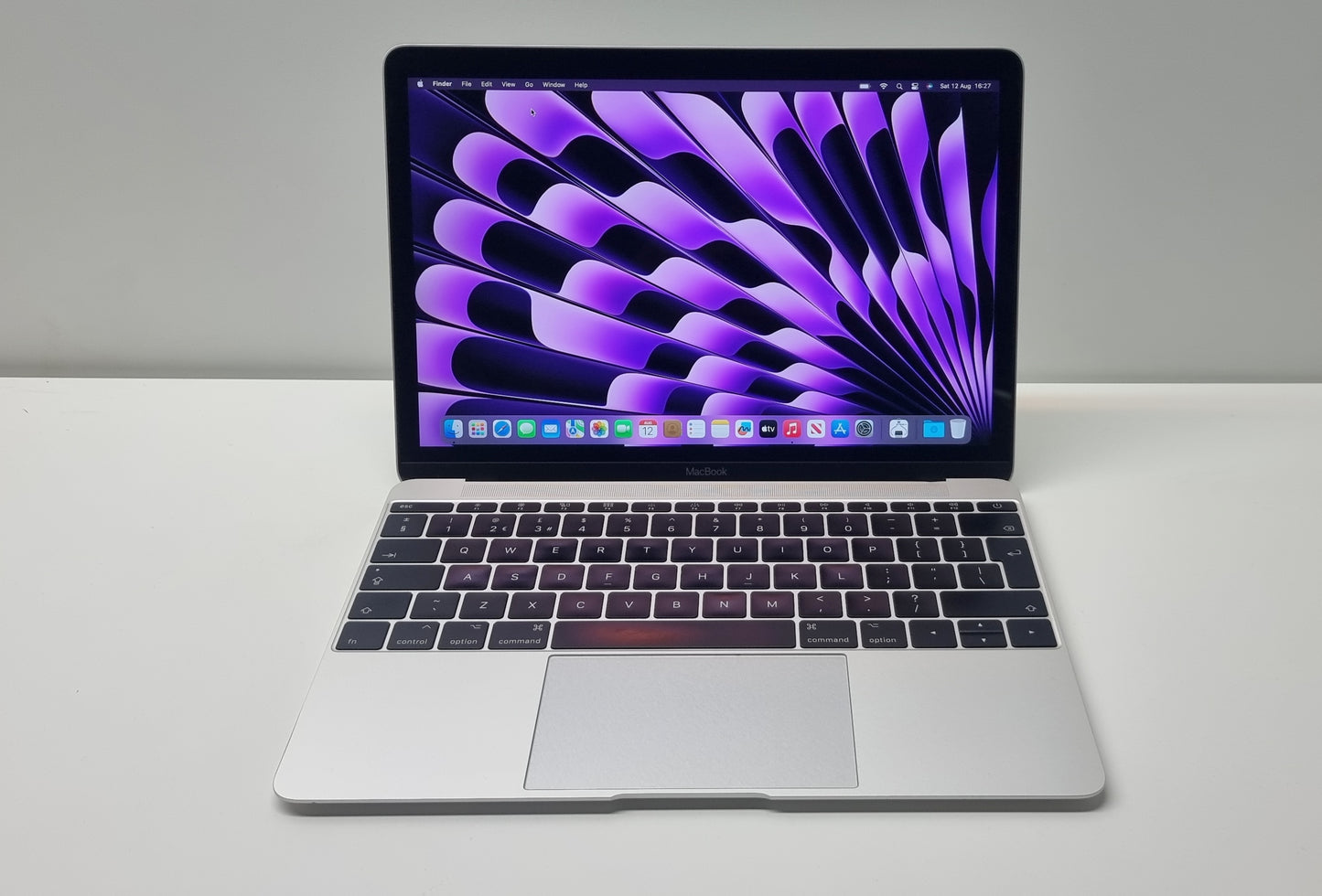 Apple MacBook 12"- Silver - Mid 2017 - Intel M3