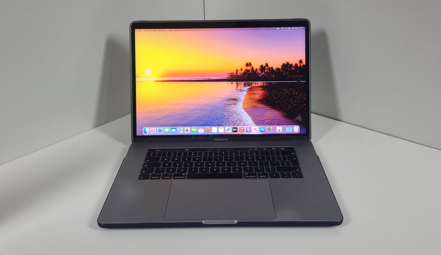 Apple MacBook Pro 15" -2018 Model -Space Grey -Intel i7 Processor- 32GB Ram 512GB SSD- Latest macOS - APPLE CLEARANCE SALE !!