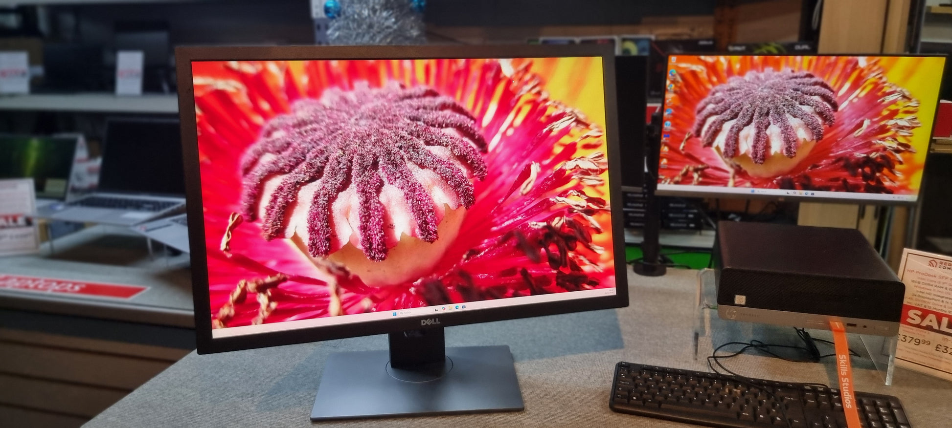 Dell UP3017 Monitor | Black | 30" 2560 x 1600 | HDMI & DisplayPort