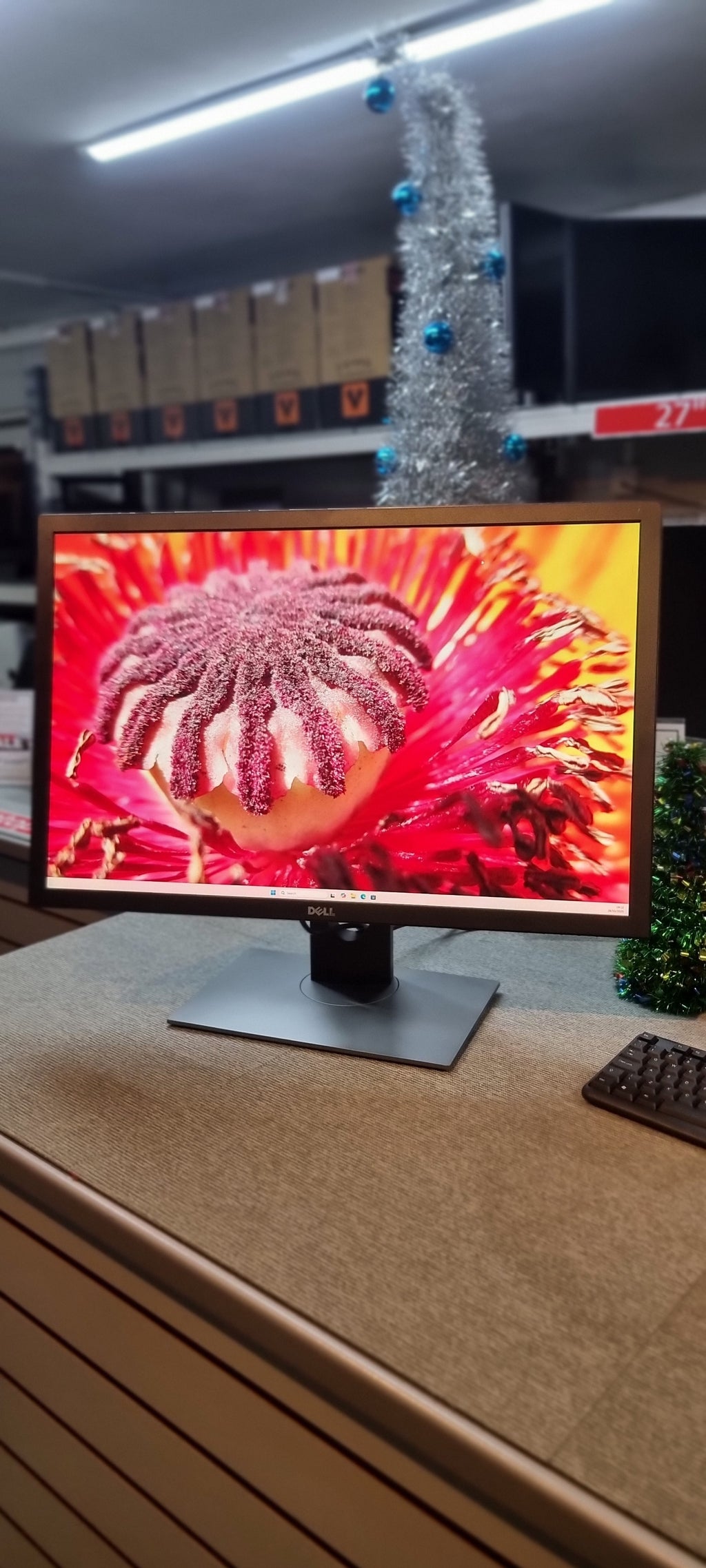 Dell UP3017 Monitor | Black | 30" 2560 x 1600 | HDMI & DisplayPort