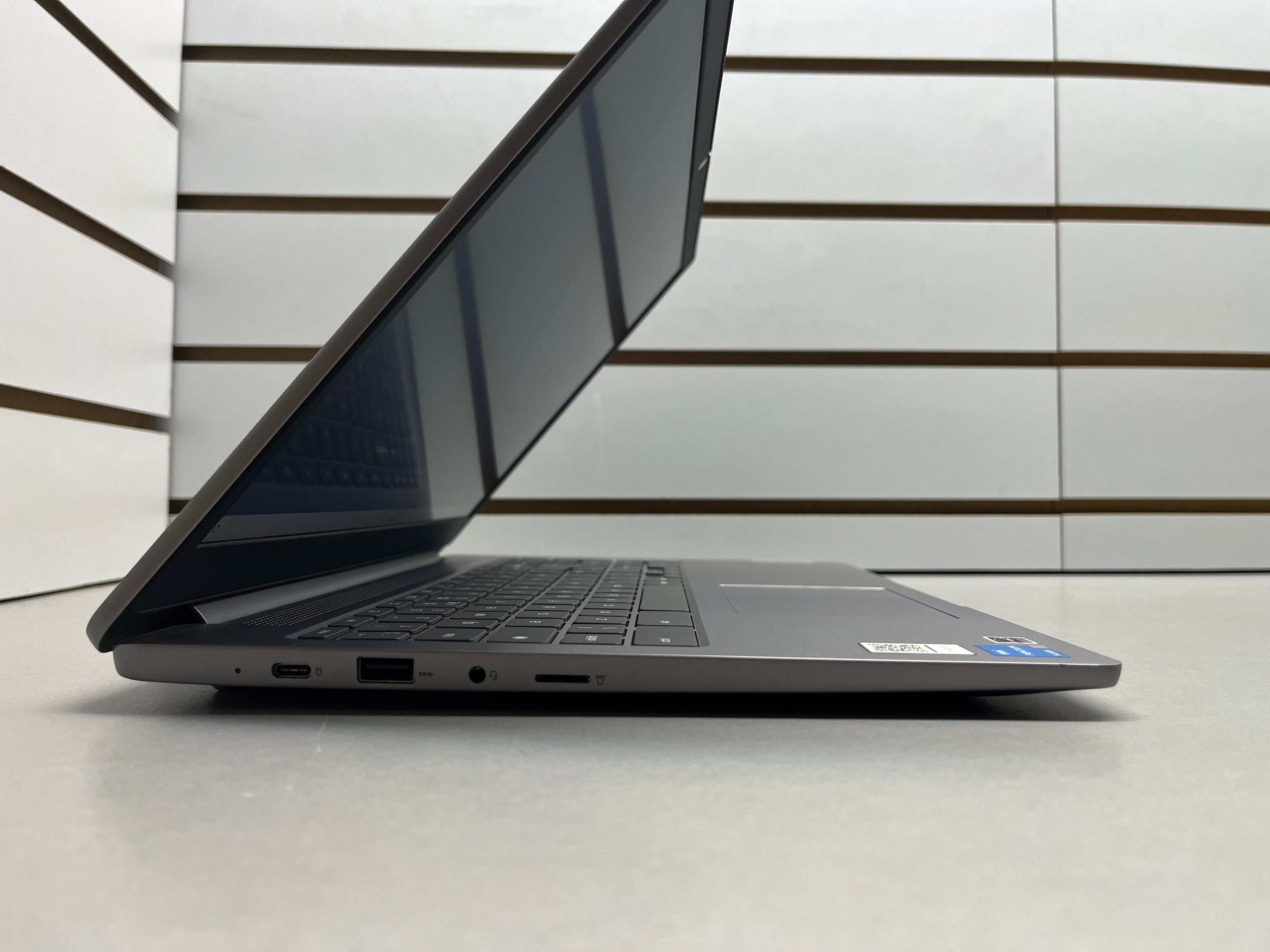 Refurbished Lenovo Chromebook - 15.6" Display - Chrome OS