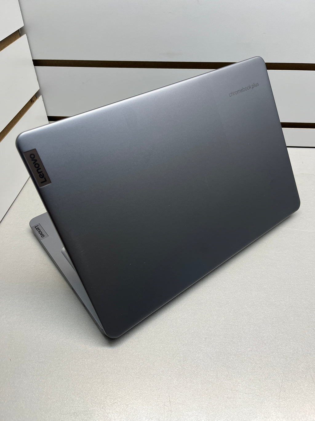 Lenovo Chromebook - 14" Display - Chrome OS