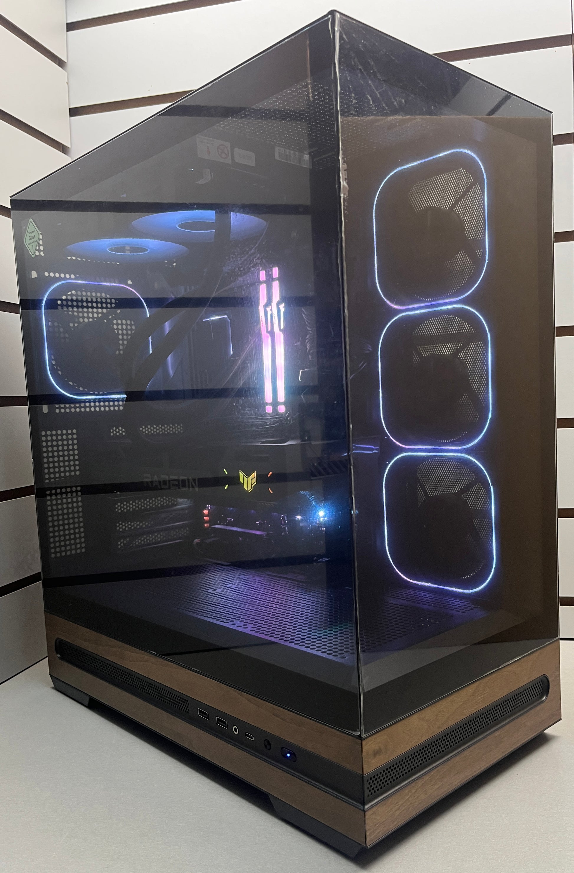 Elegance Gaming PC - Ultra 7 265K - 64GB DDR5 RAM - 2TB Gen 5 SSD