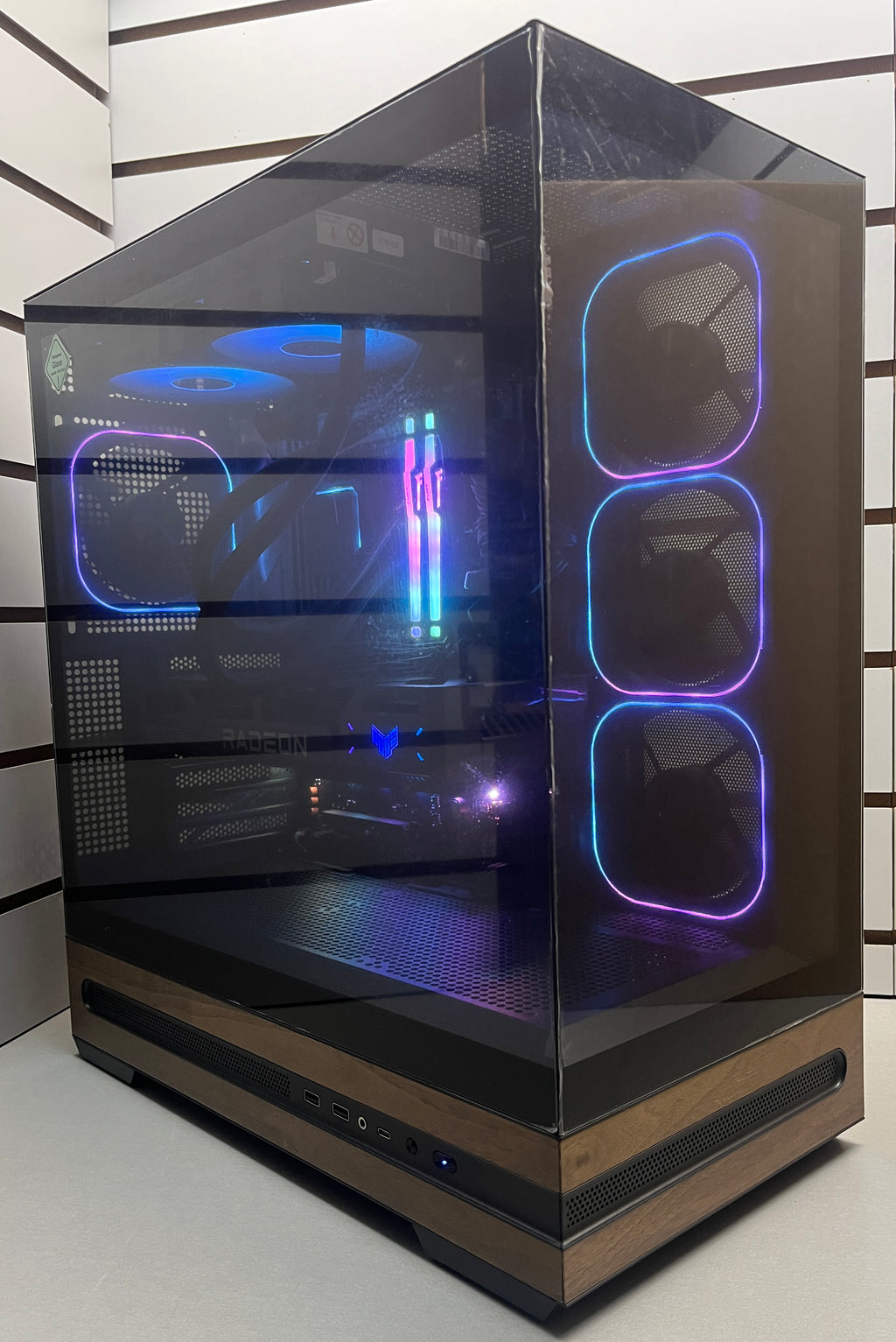 Elegance Gaming PC - Ultra 7 265K - 64GB DDR5 RAM - 2TB Gen 5 SSD