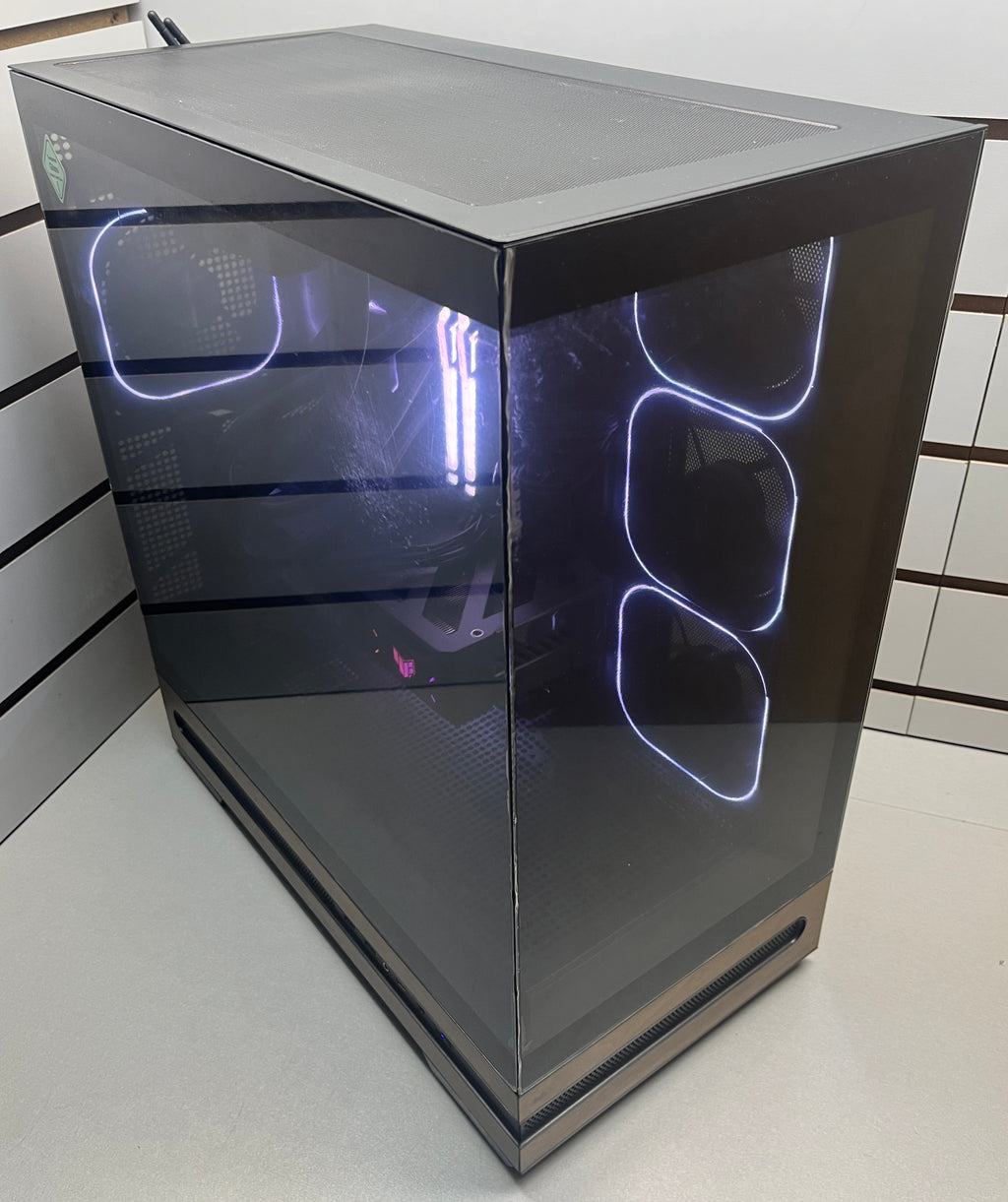 Elegance Gaming PC - Ultra 7 265K - 64GB DDR5 RAM - 2TB Gen 5 SSD