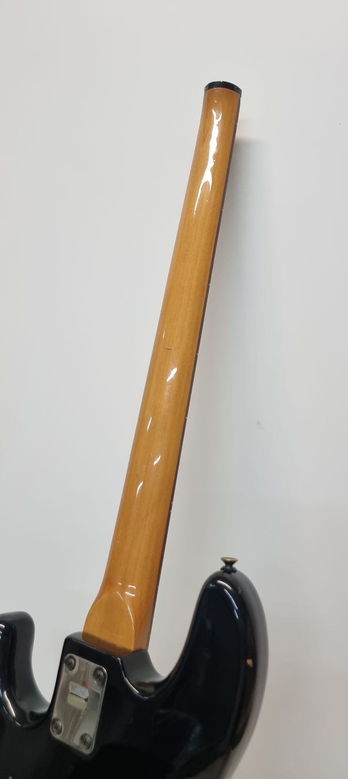 Cort Space PB Headless P-Bass 1983 - Black with White Finger Board + Rosewood Neck