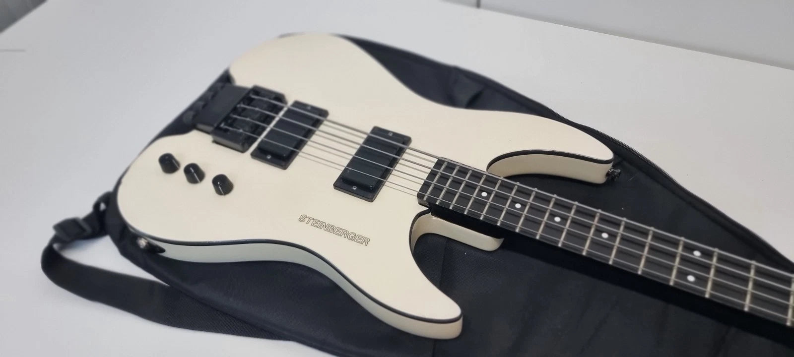 Steinberger XM-2 White Electric Headless Bass 1989 From The Newburgh NY Factory
