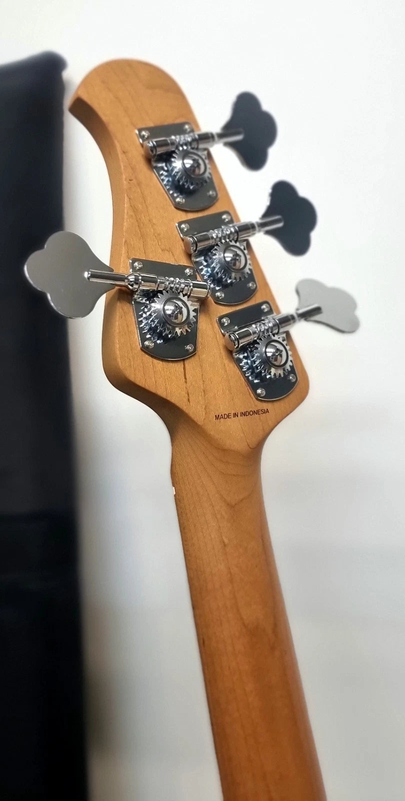 Sterling By Music Man Stingray Ray34 Seafoam Sparkle Finish-Inc Bag, Strap, Stand