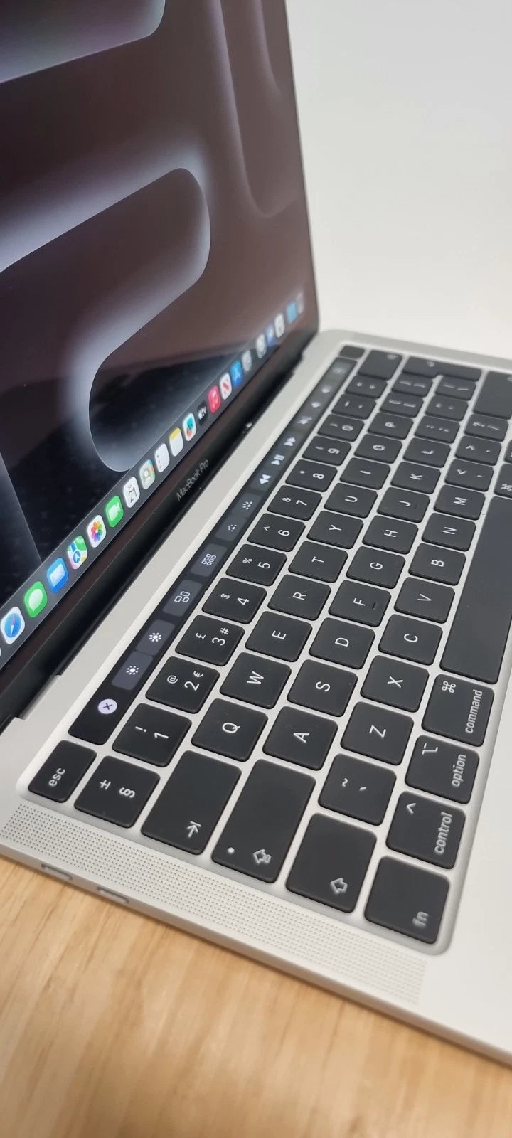 Apple MacBook Pro 13"-inch-Intel i5-16GB RAM, 512GB SSD-macOS 26 Tahoe - 2020 Model