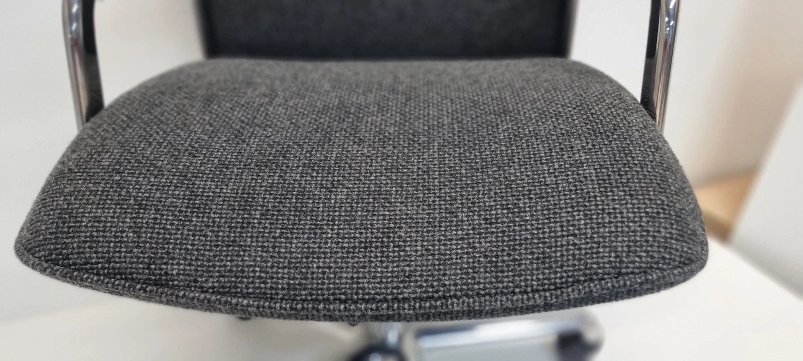 Boss Design Delphi High Back Executive Chair – Chrome Frame, Premium Fabric, Multiple Features