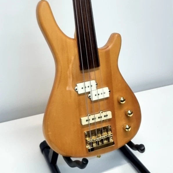 Fretless-Cutaway Bass Guitar -3 Pick-ups -Oak Body -Maple + Rosewood Neck
