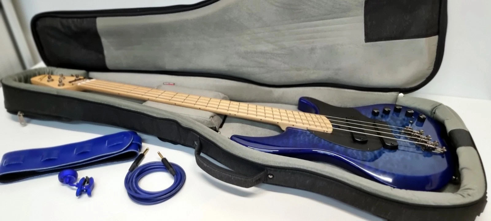 Dingwall Combustion 2 Pick-ups - Indigo Burst Finish - 4 String - Bass