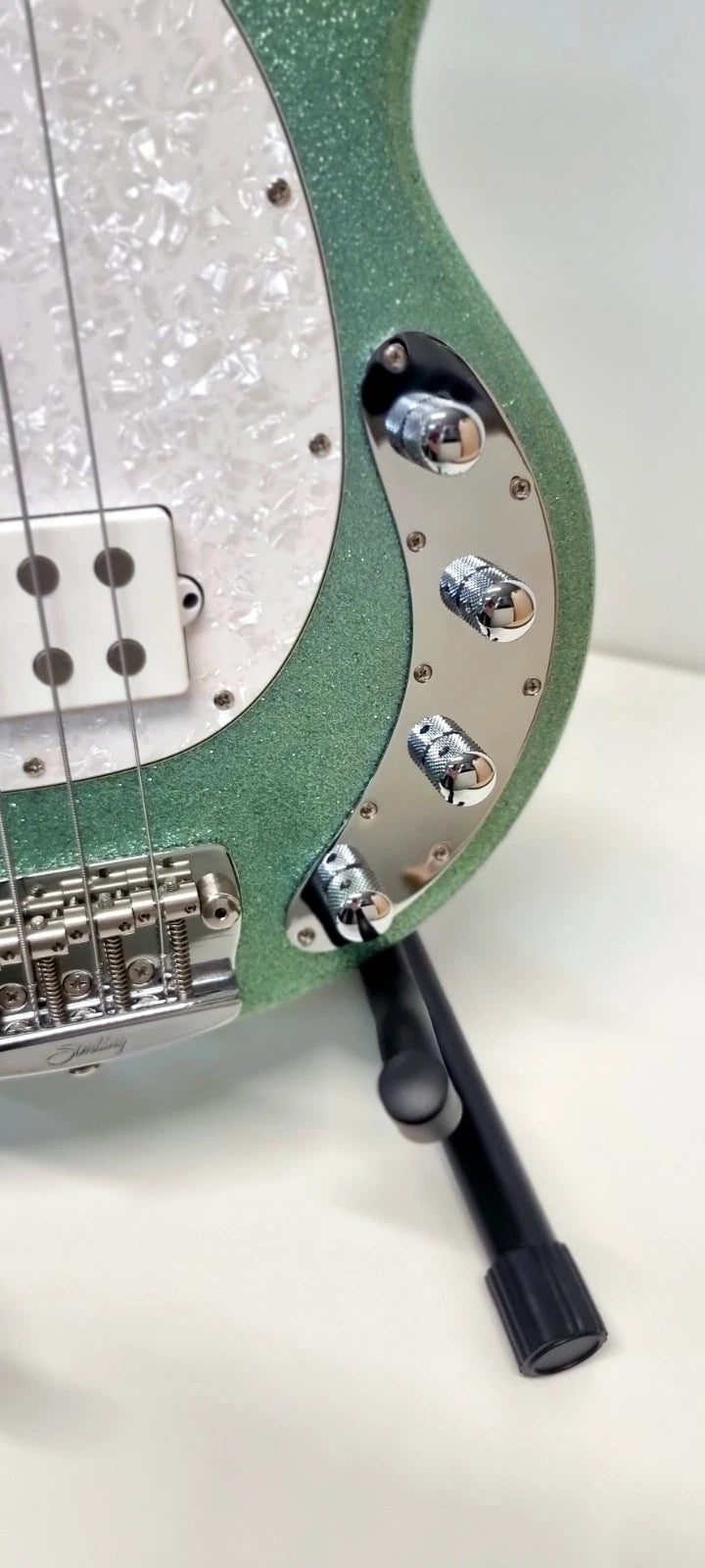 Sterling By Music Man Stingray Ray34 Seafoam Sparkle Finish-Inc Bag, Strap, Stand
